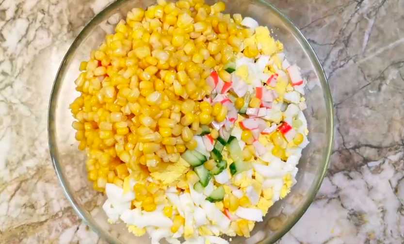Крабовый салат с куриной грудкой-Шаг 5