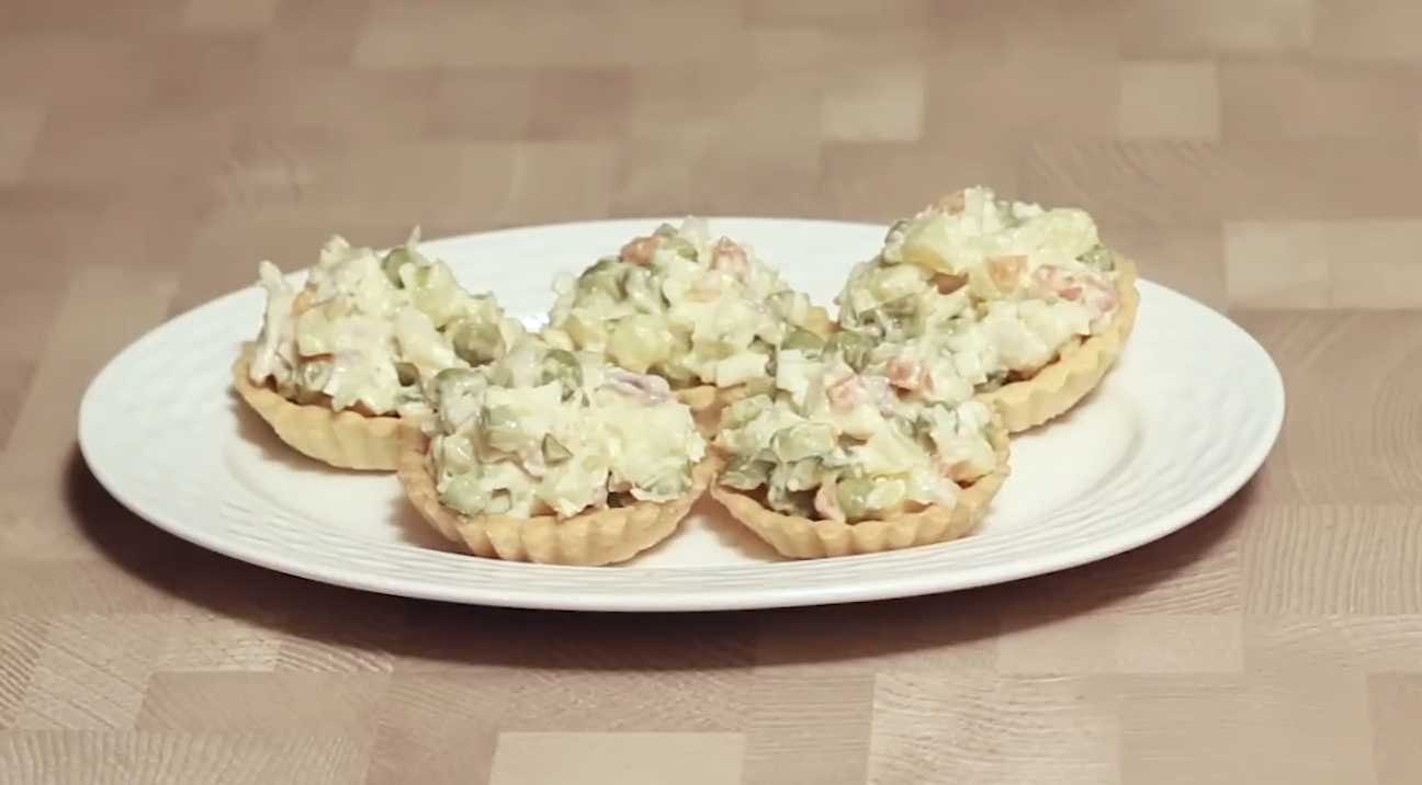 Оливье с копченой рыбой-Шаг 7