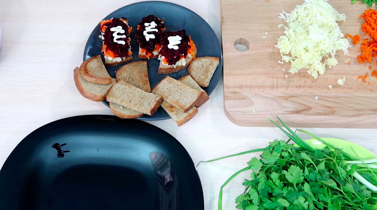 Бутерброды с селедкой под шубой-Шаг 5