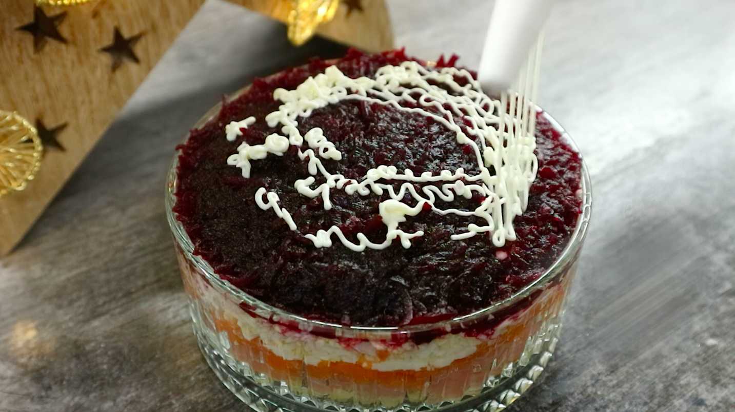 Селедка под шубой с красной рыбой-Шаг 9