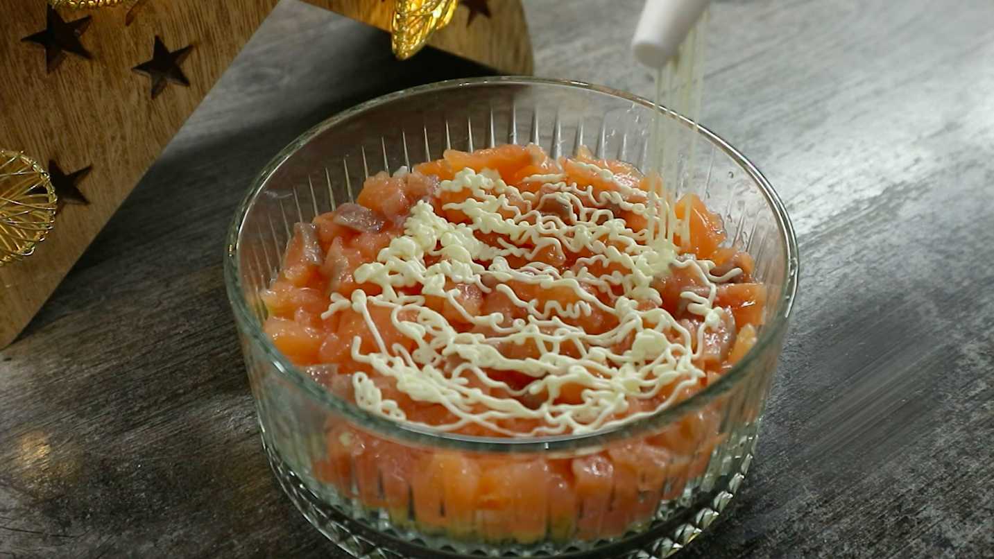 Селедка под шубой с красной рыбой-Шаг 6