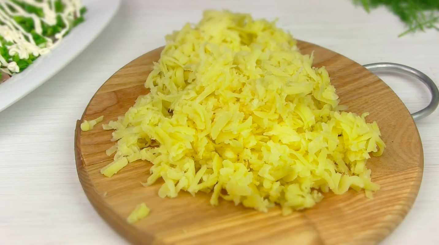 Селедка под шубой со свежим огурцом-Шаг 5