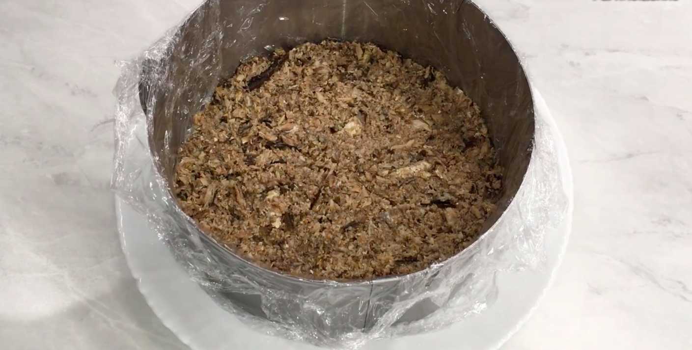 Селедка под шубой со шпротами-Шаг 2