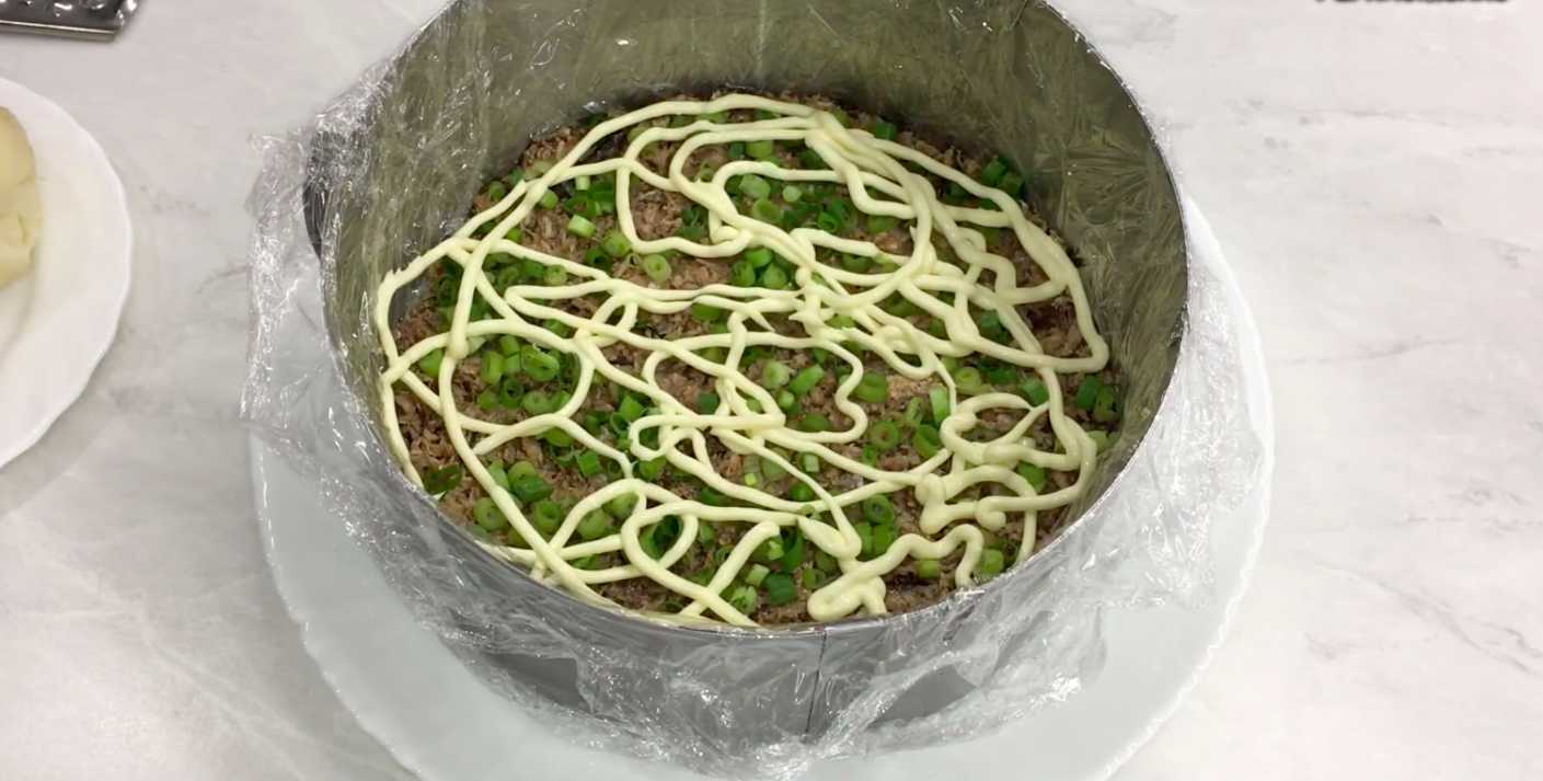 Селедка под шубой со шпротами-Шаг 3