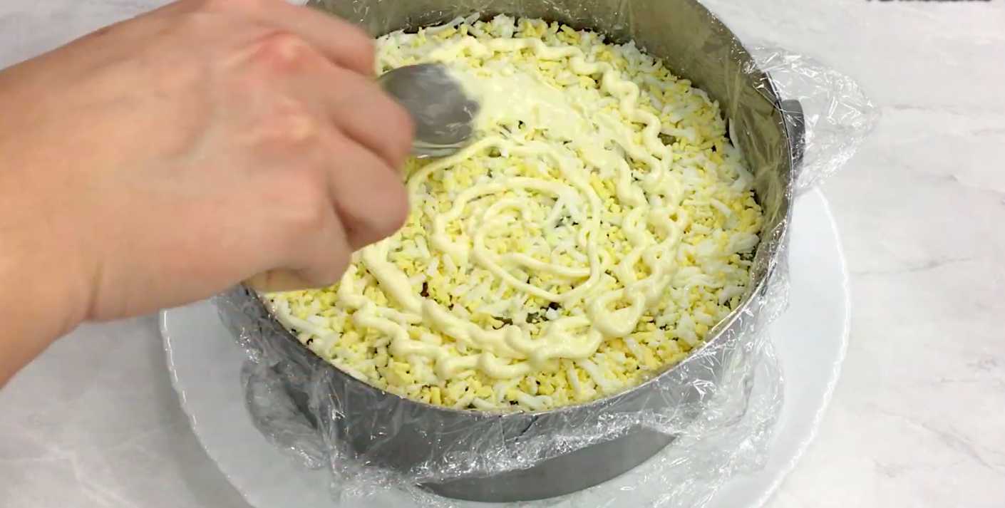 Селедка под шубой со шпротами-Шаг 7