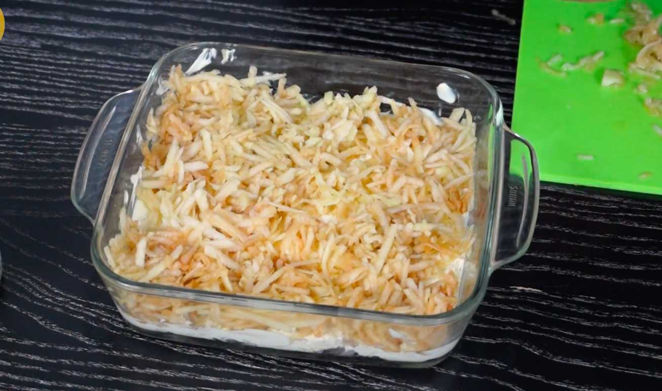 Селедка под шубой с яблоком-Шаг 4