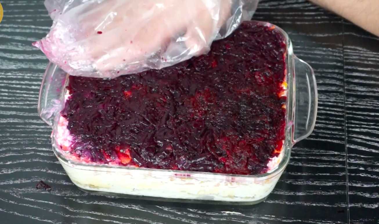 Селедка под шубой с яблоком-Шаг 8