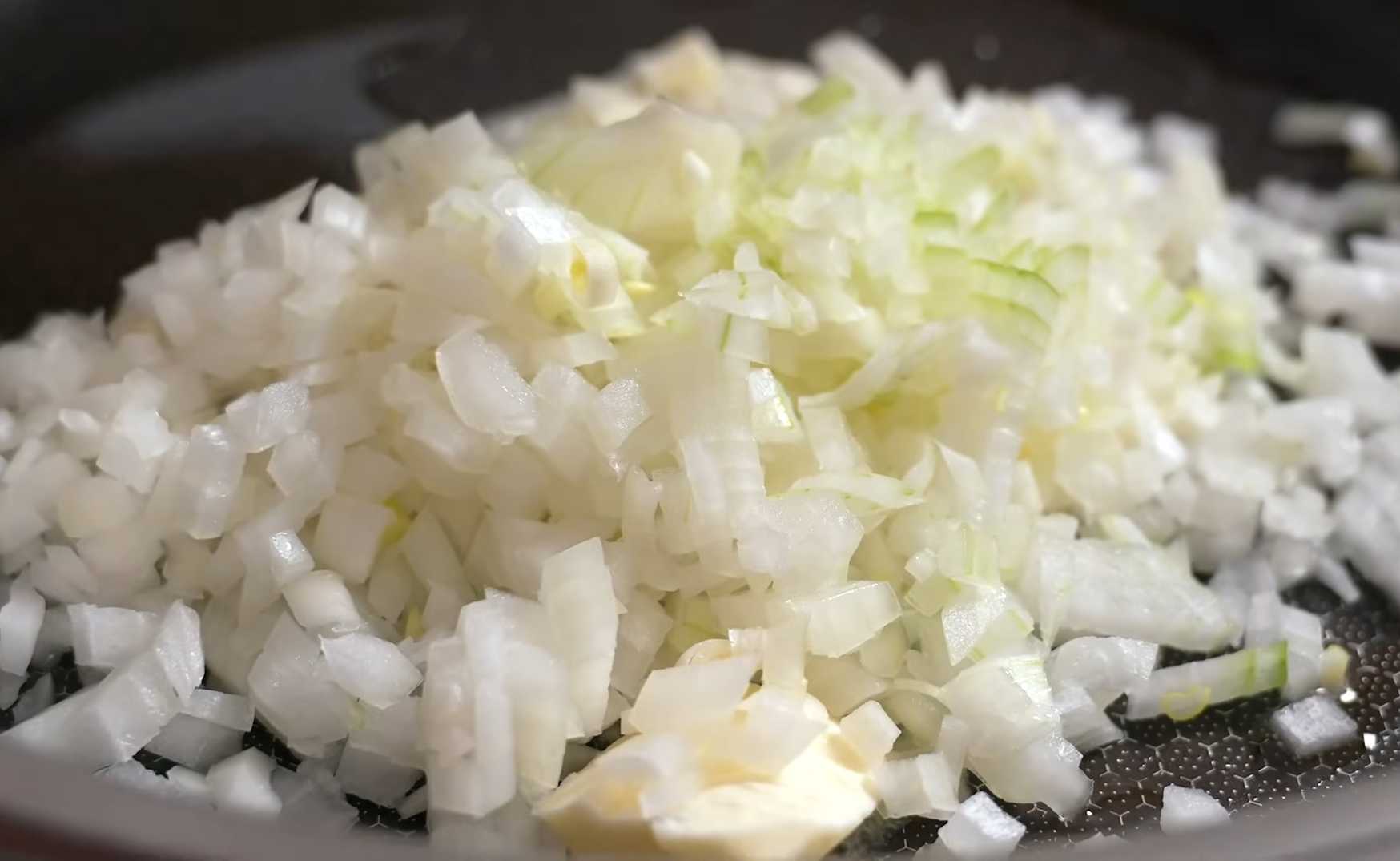 Рулет из фарша с грибами и сыром-Шаг 1