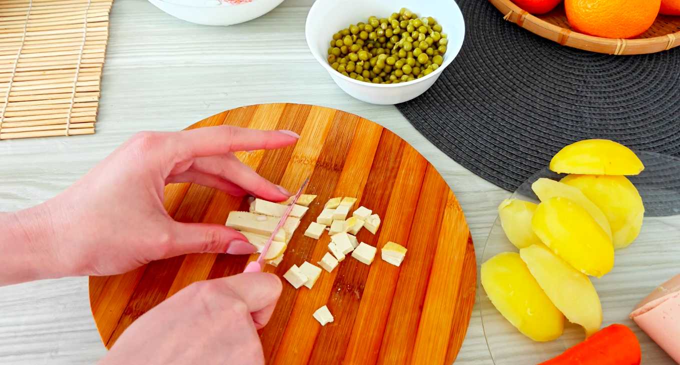 Оливье вегетарианский без колбасы-Шаг 4