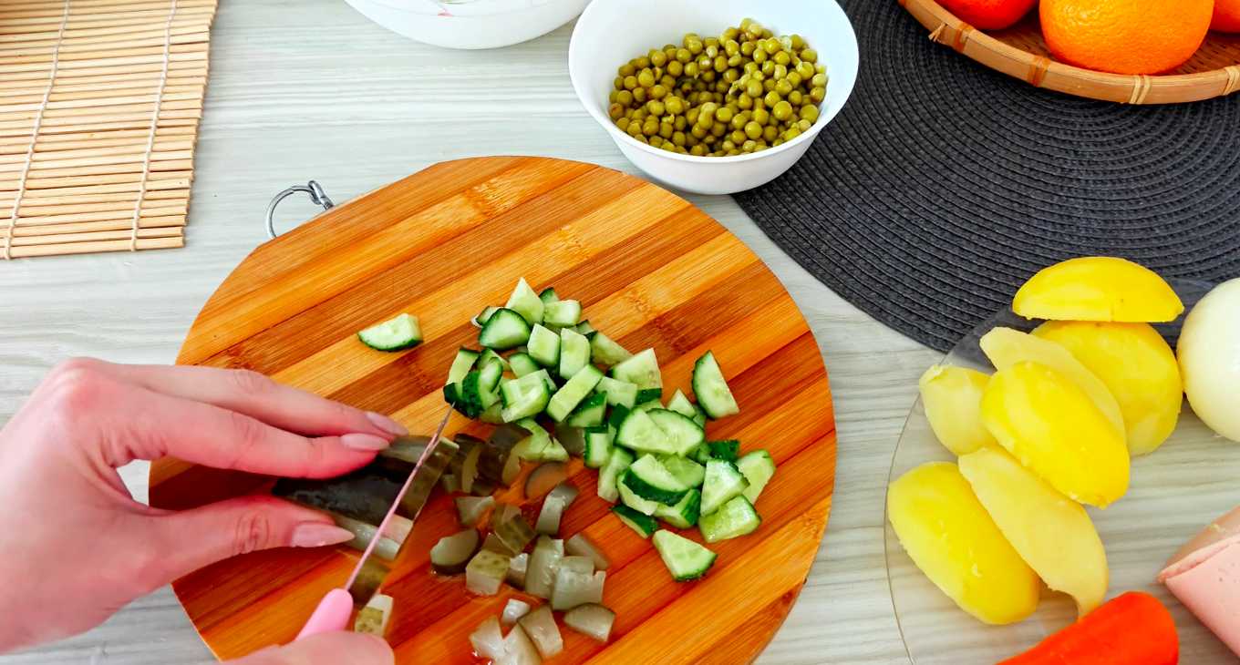 Оливье вегетарианский без колбасы-Шаг 2