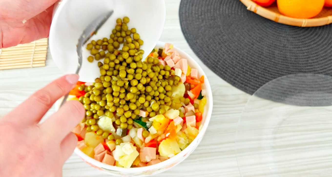 Оливье вегетарианский без колбасы-Шаг 8