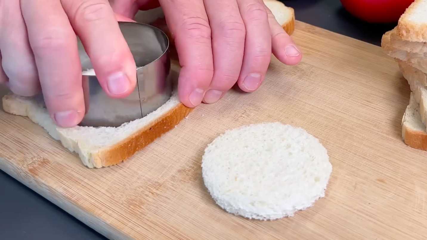 Томатные мини-кексы с яичной начинкой-Шаг 1