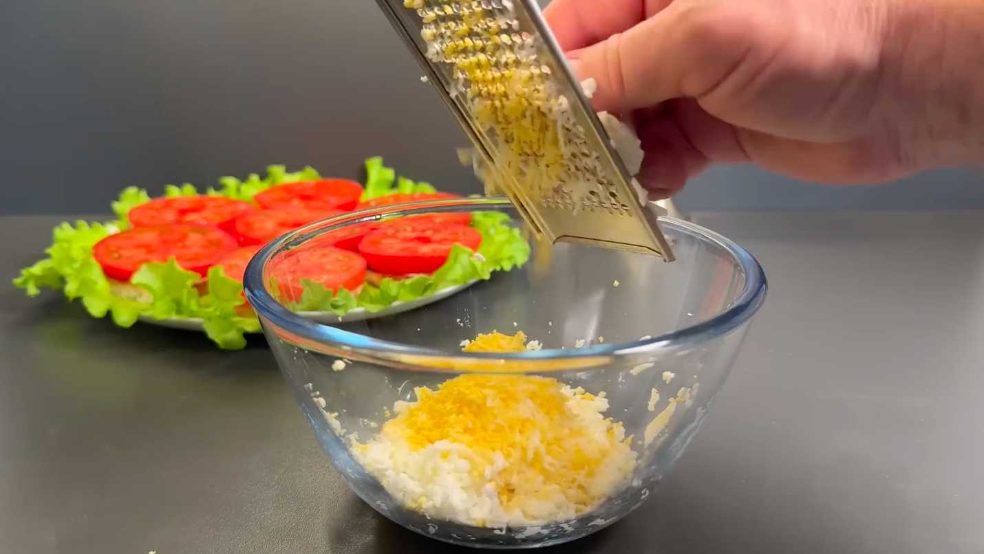 Томатные мини-кексы с яичной начинкой-Шаг 7