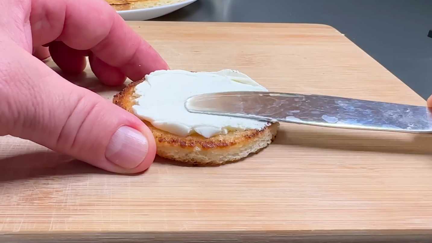 Томатные мини-кексы с яичной начинкой-Шаг 5