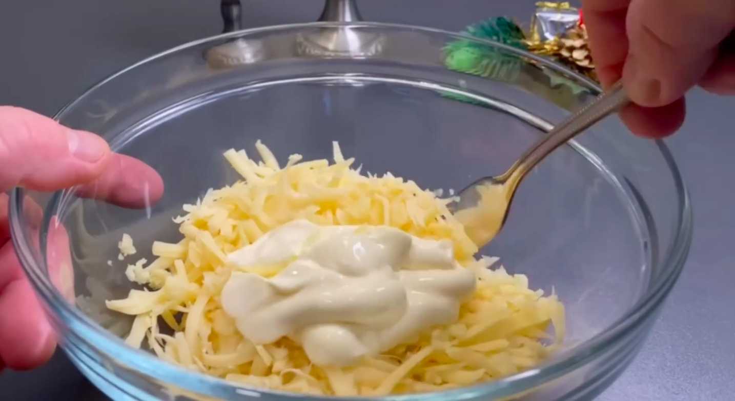 Новогодние суши-кексы в образе Деда Мороза-Шаг 3