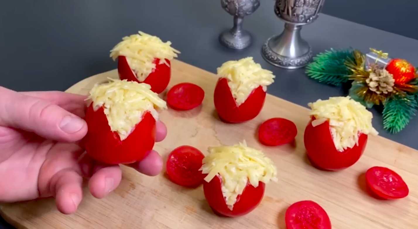 Новогодние суши-кексы в образе Деда Мороза-Шаг 4