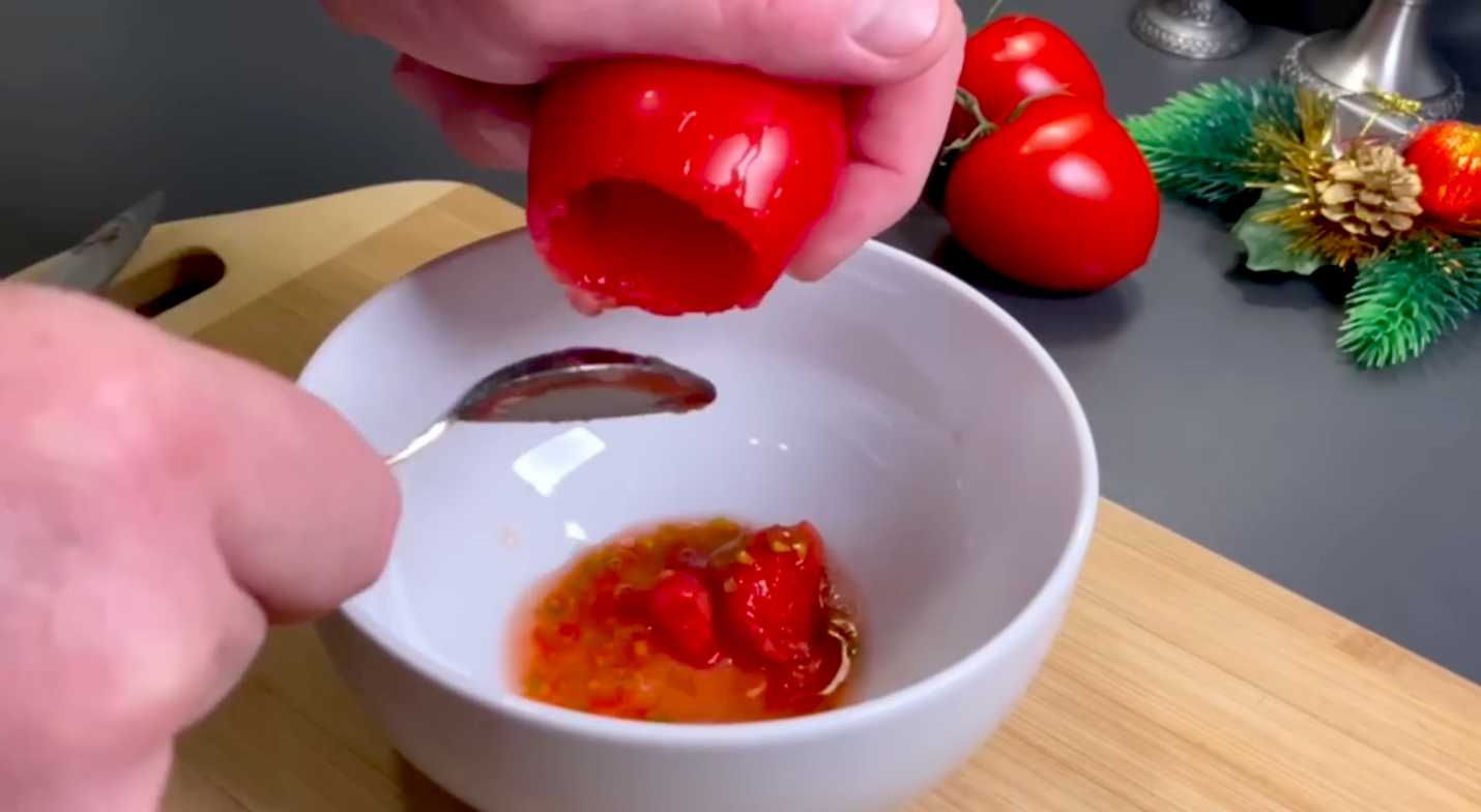 Новогодние суши-кексы в образе Деда Мороза-Шаг 1