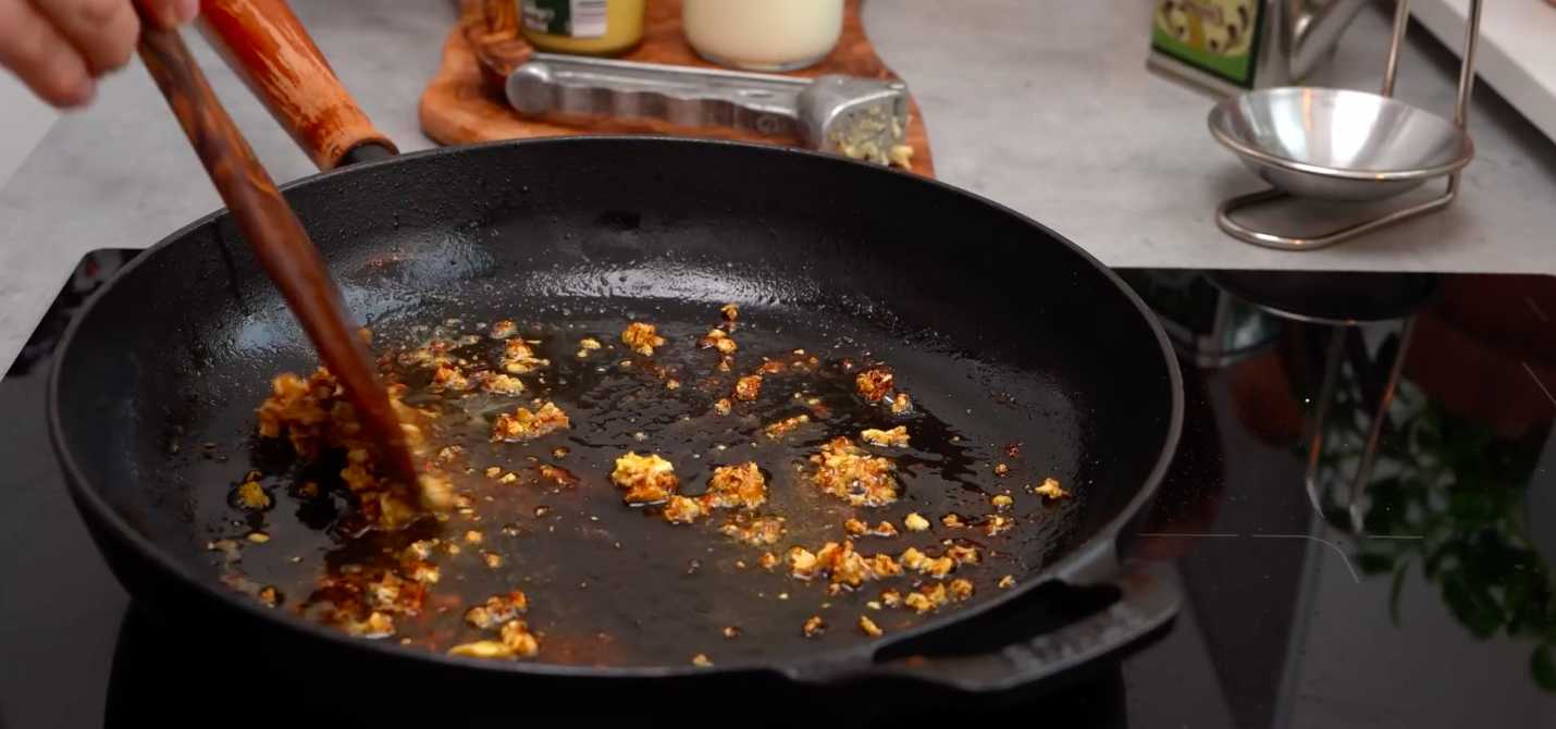 Хрустящая курица в сливочно-чесночном соусе с пармезаном-Шаг 6