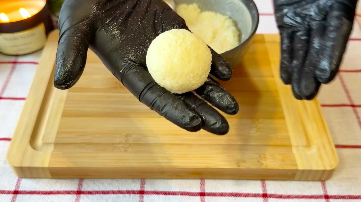 Новогодние суши-кексы в виде снеговиков-Шаг 2