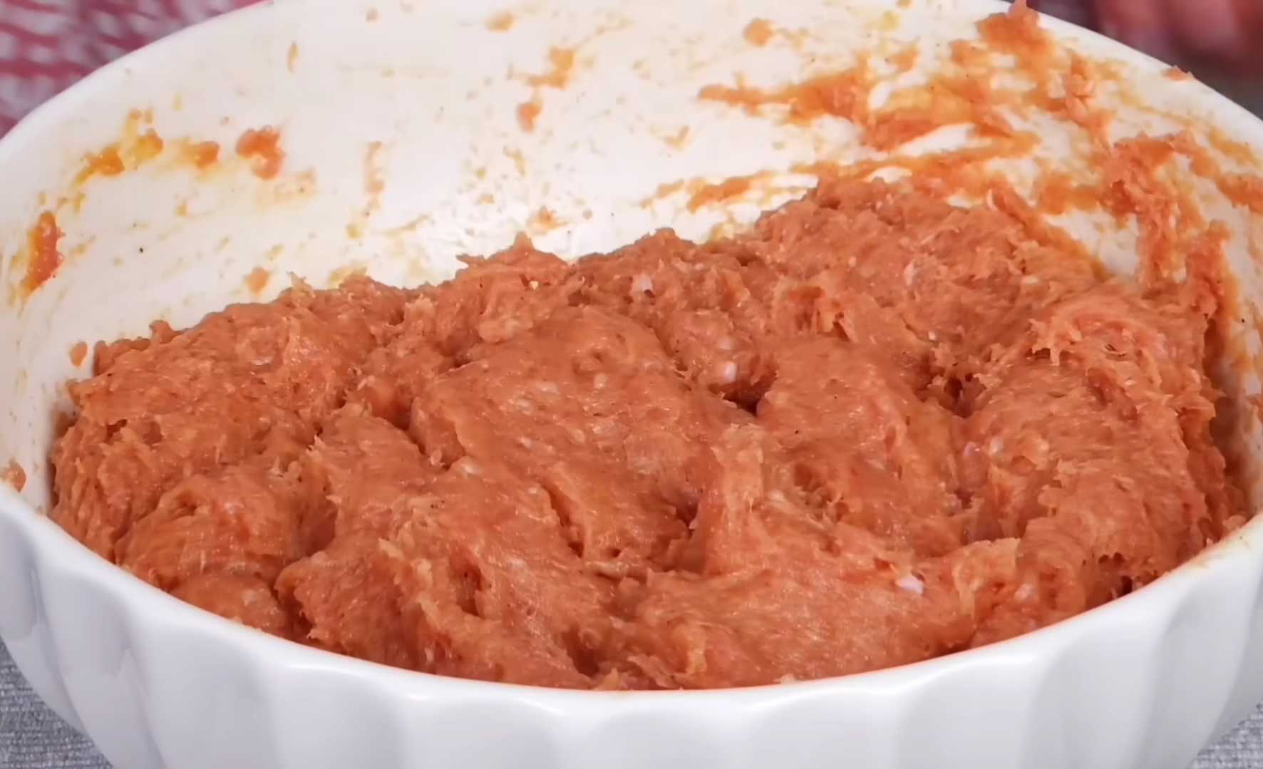 Мясной рулет с сыром и овощами в беконе-Шаг 2