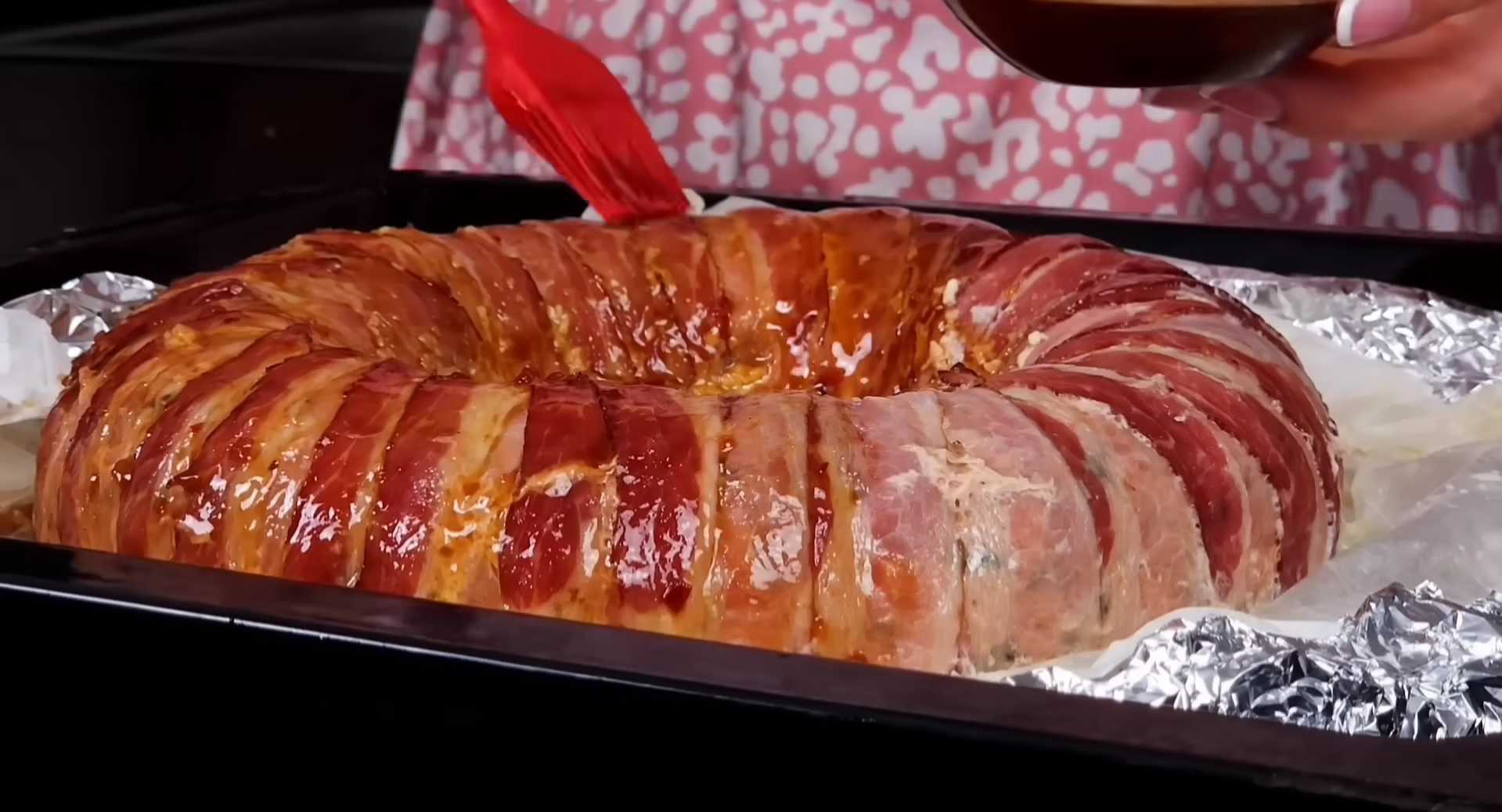 Мясной рулет с сыром и овощами в беконе-Шаг 16