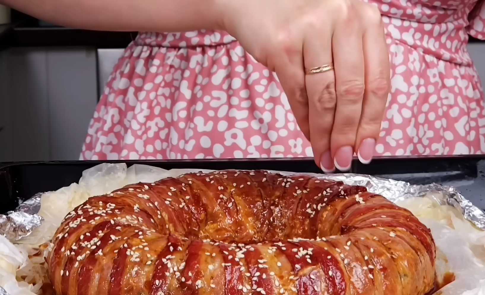 Мясной рулет с сыром и овощами в беконе-Шаг 17