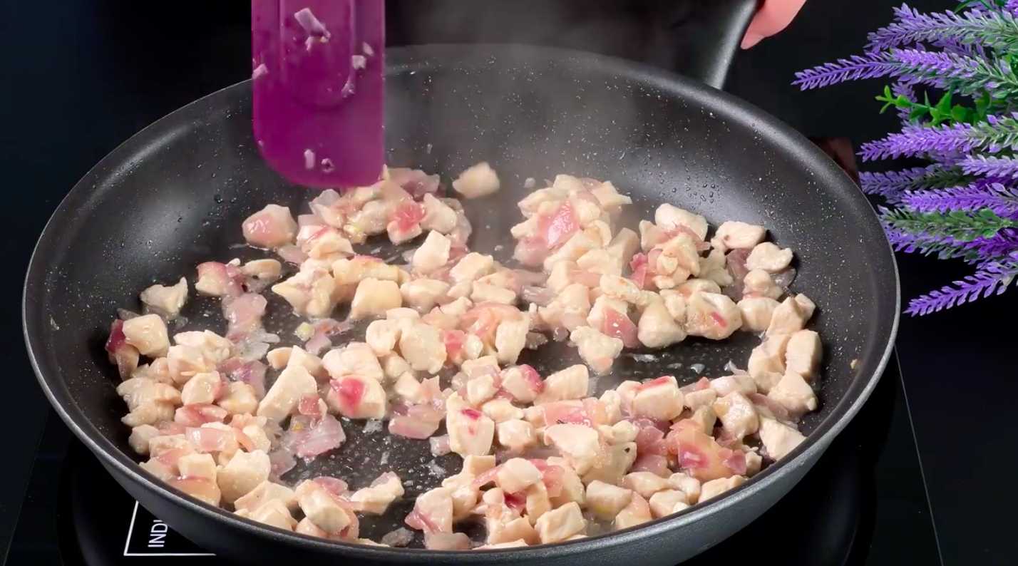 Традиционные картофельные рулетики с мясной начинкой-Шаг 13