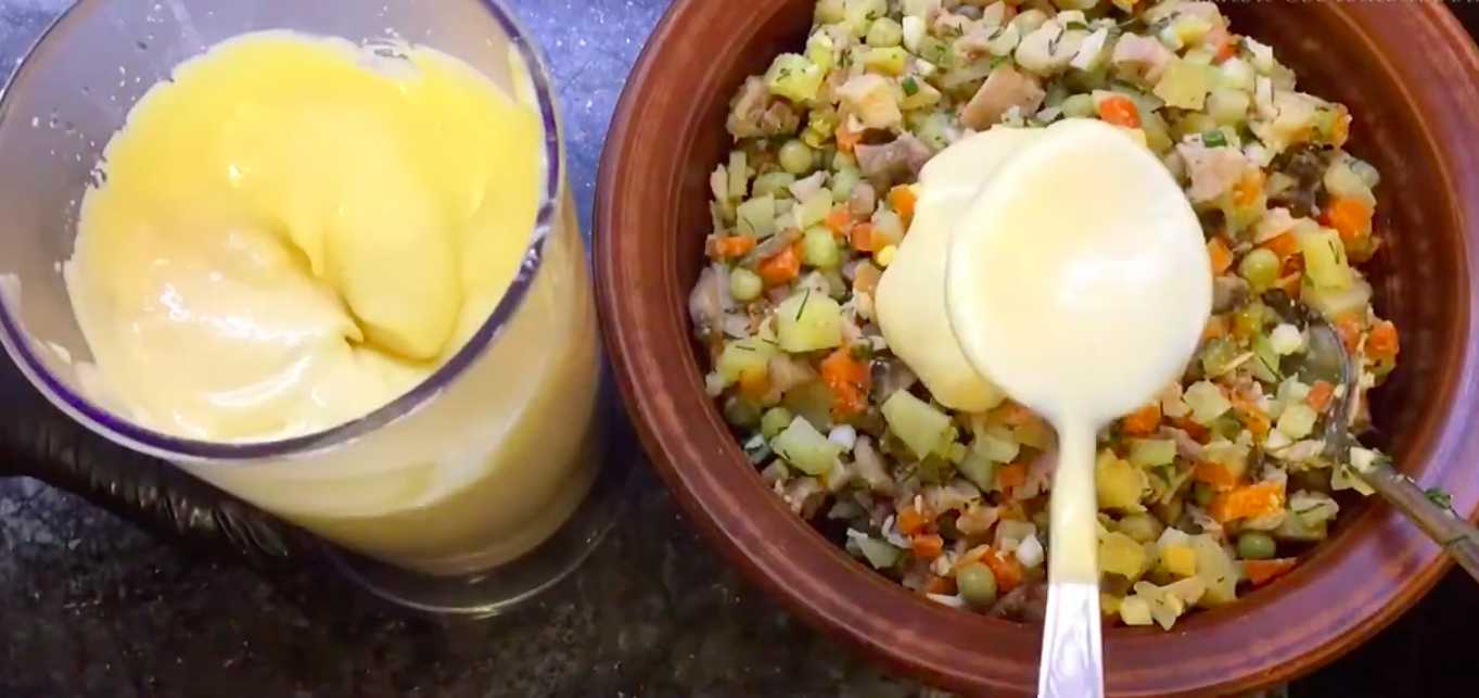 Оливье с курицей и грибами-Шаг 10