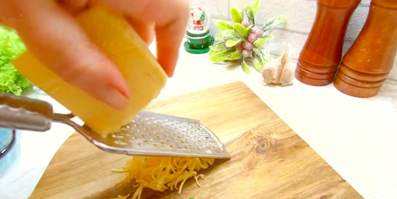 Торт-салат из крабовых палочек-Шаг 2