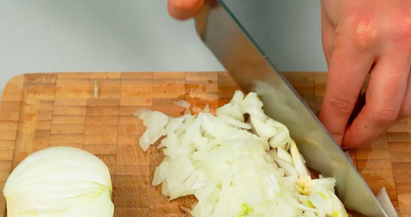 Гнезда из фарша с грибами и помидорами-Шаг 1