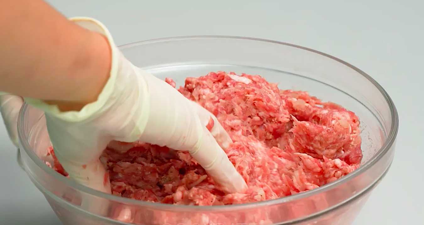 Гнезда из фарша с грибами и помидорами-Шаг 3