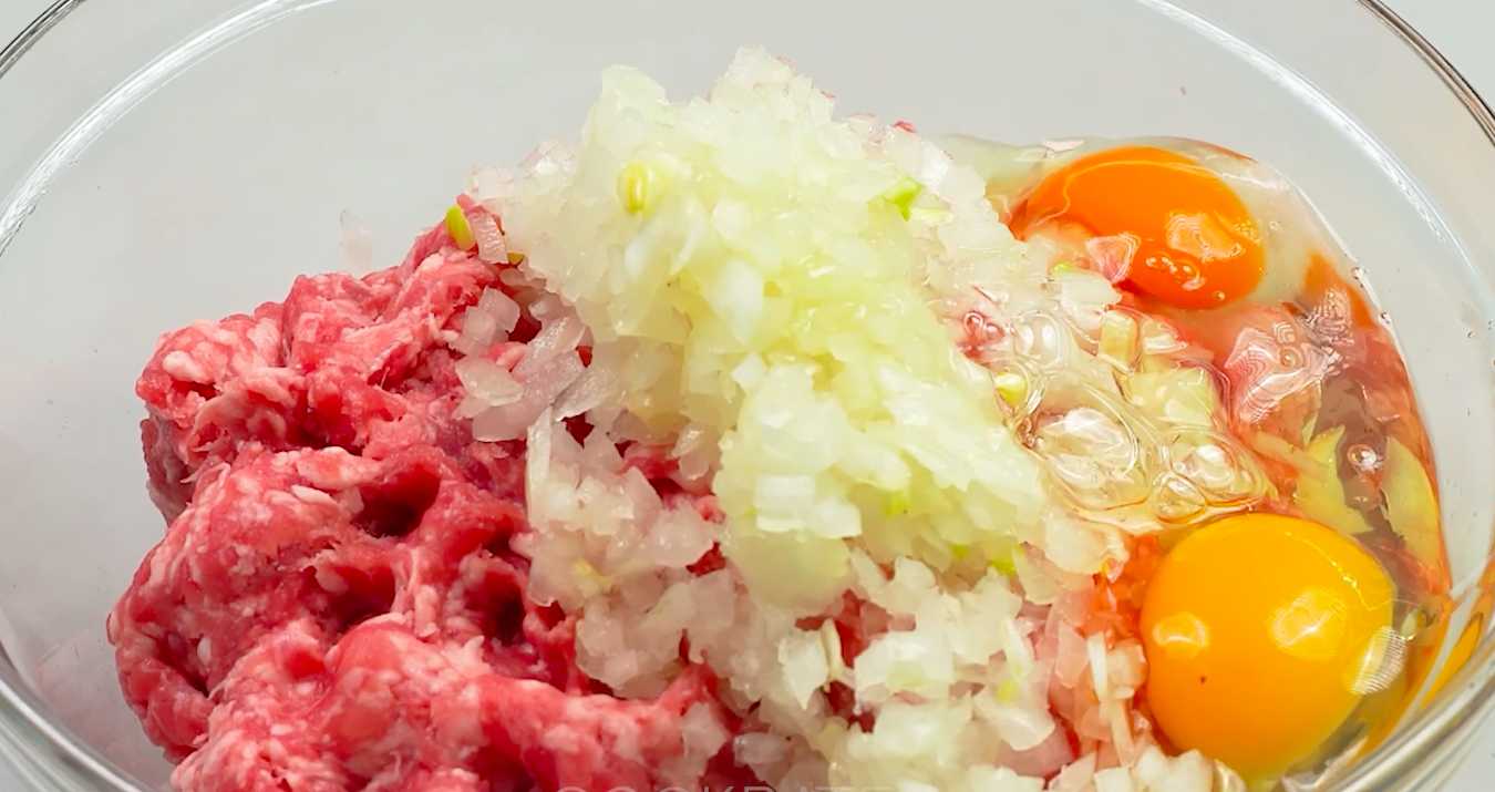 Гнезда из фарша с грибами и помидорами-Шаг 2