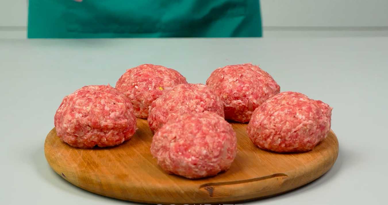 Гнезда из фарша с грибами и помидорами-Шаг 4