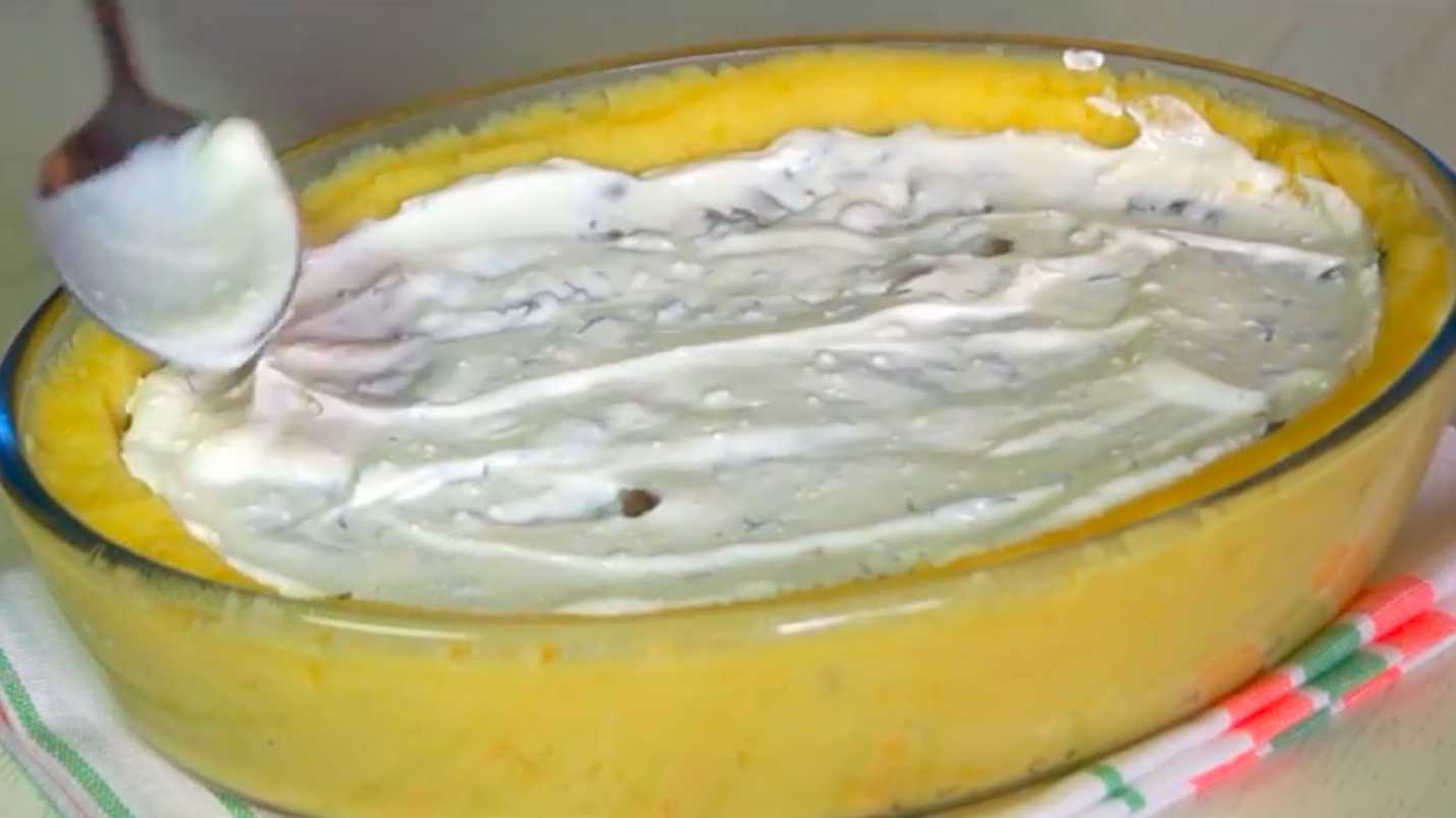 Запеканка из картофельного пюре с грибами-Шаг 7