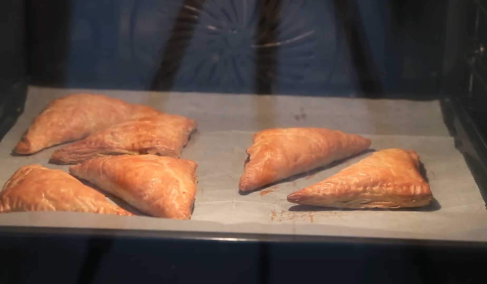 Слоеные пирожки карри с овощами-Шаг 15