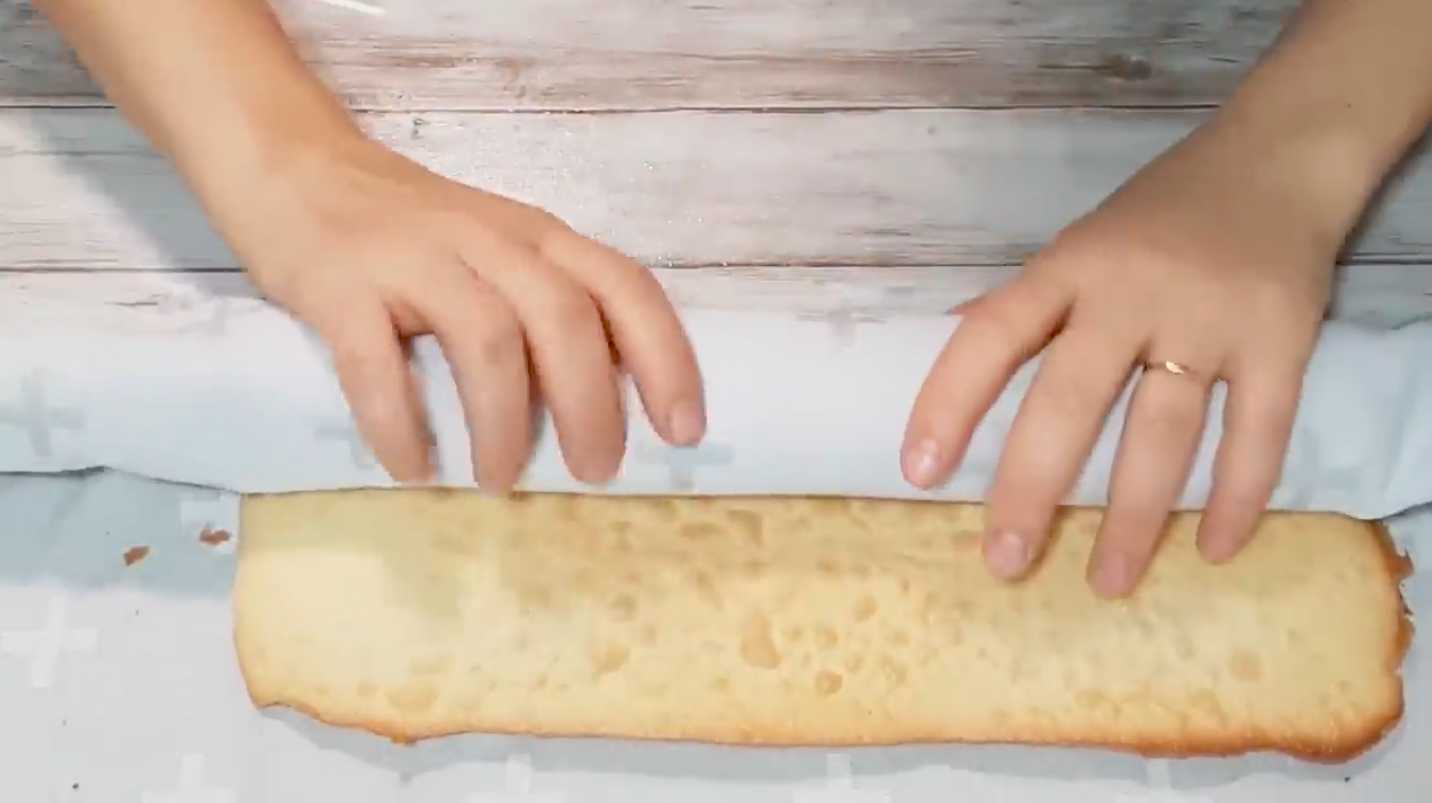 Торт-рулет Рождественское полено-Шаг 5