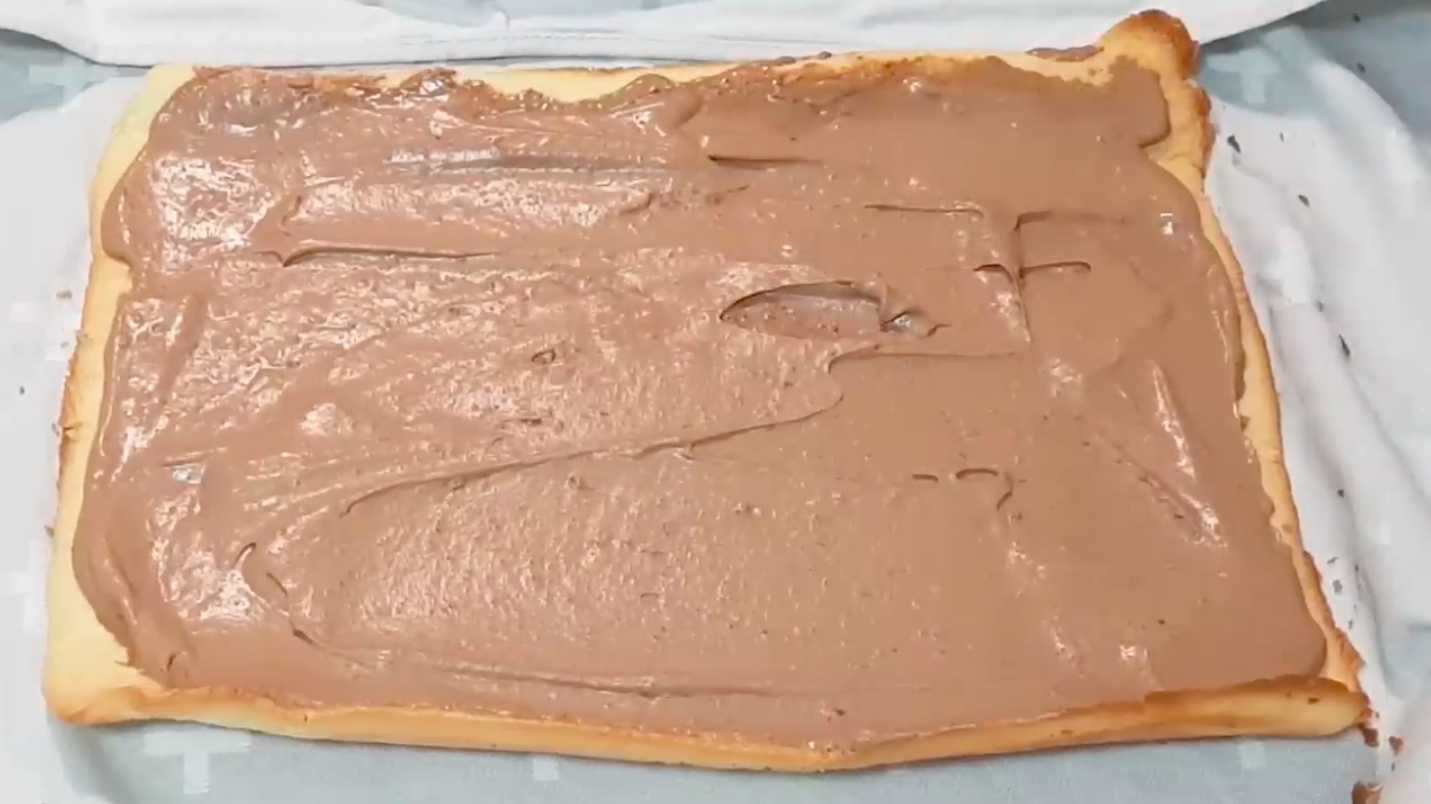 Торт-рулет Рождественское полено-Шаг 6