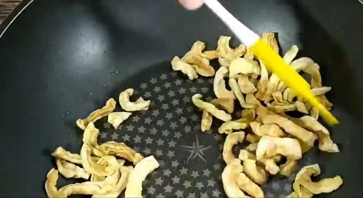 Острый корейский салат из сушеной редьки-Шаг 9