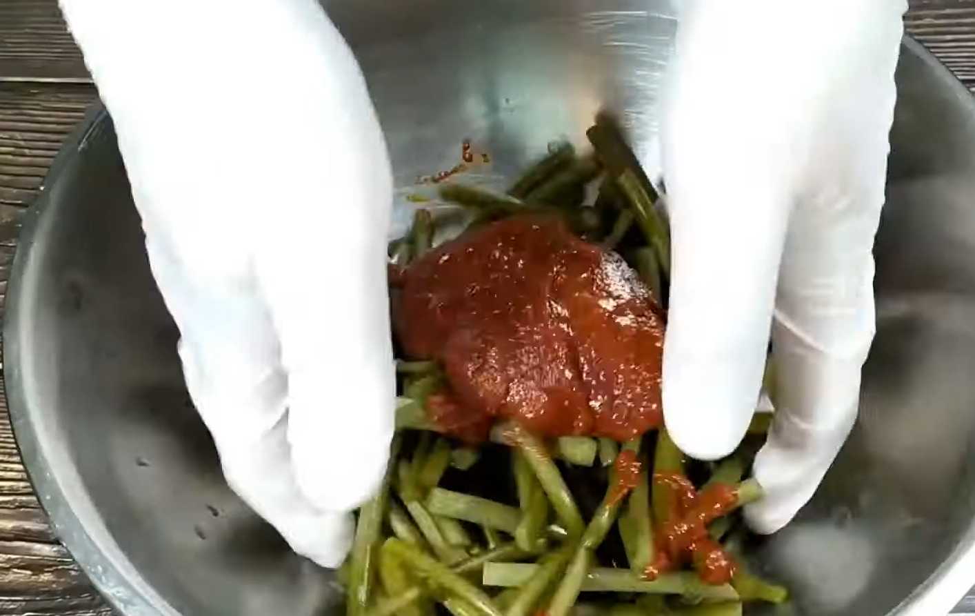 Острая закуска из стрелок чеснока-Шаг 6