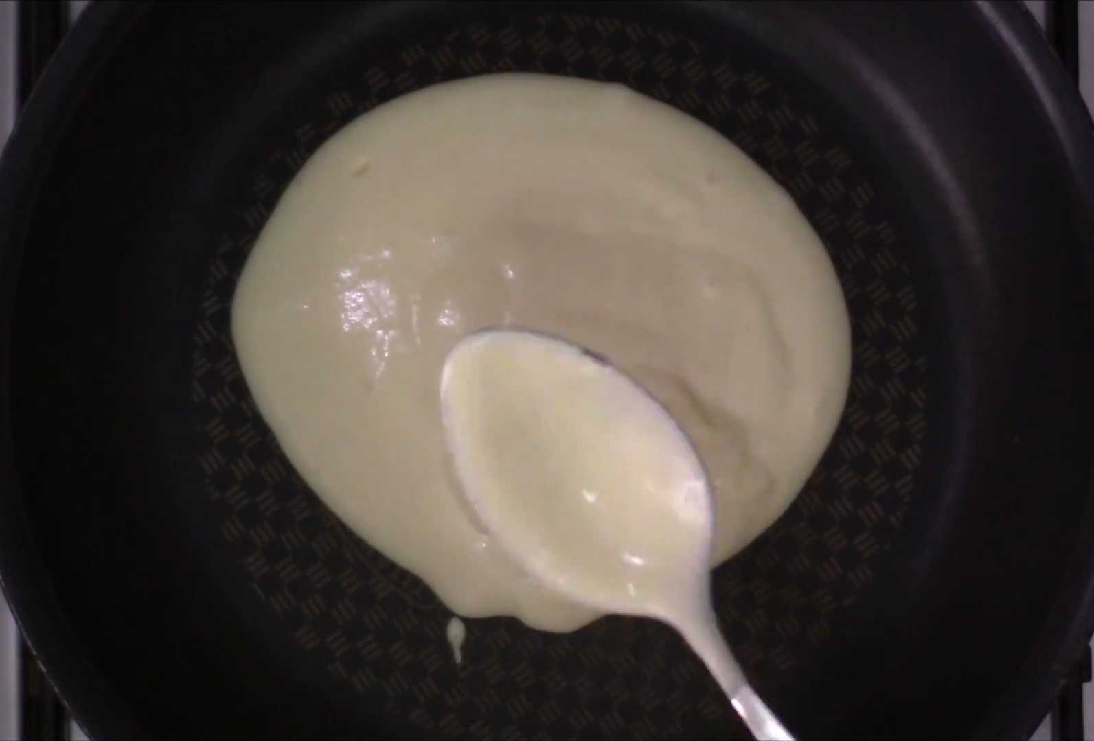 Толстые блины на молоке-Шаг 7