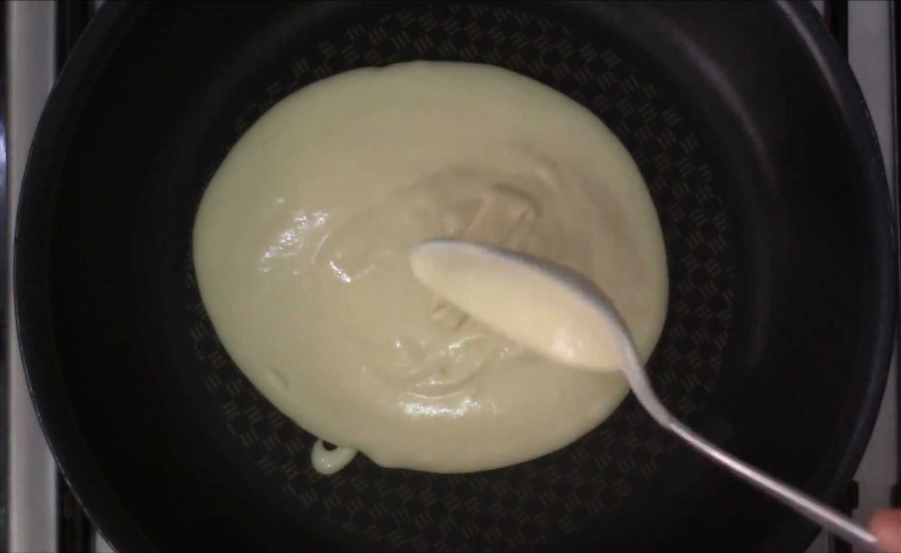 Толстые блины на молоке-Шаг 11