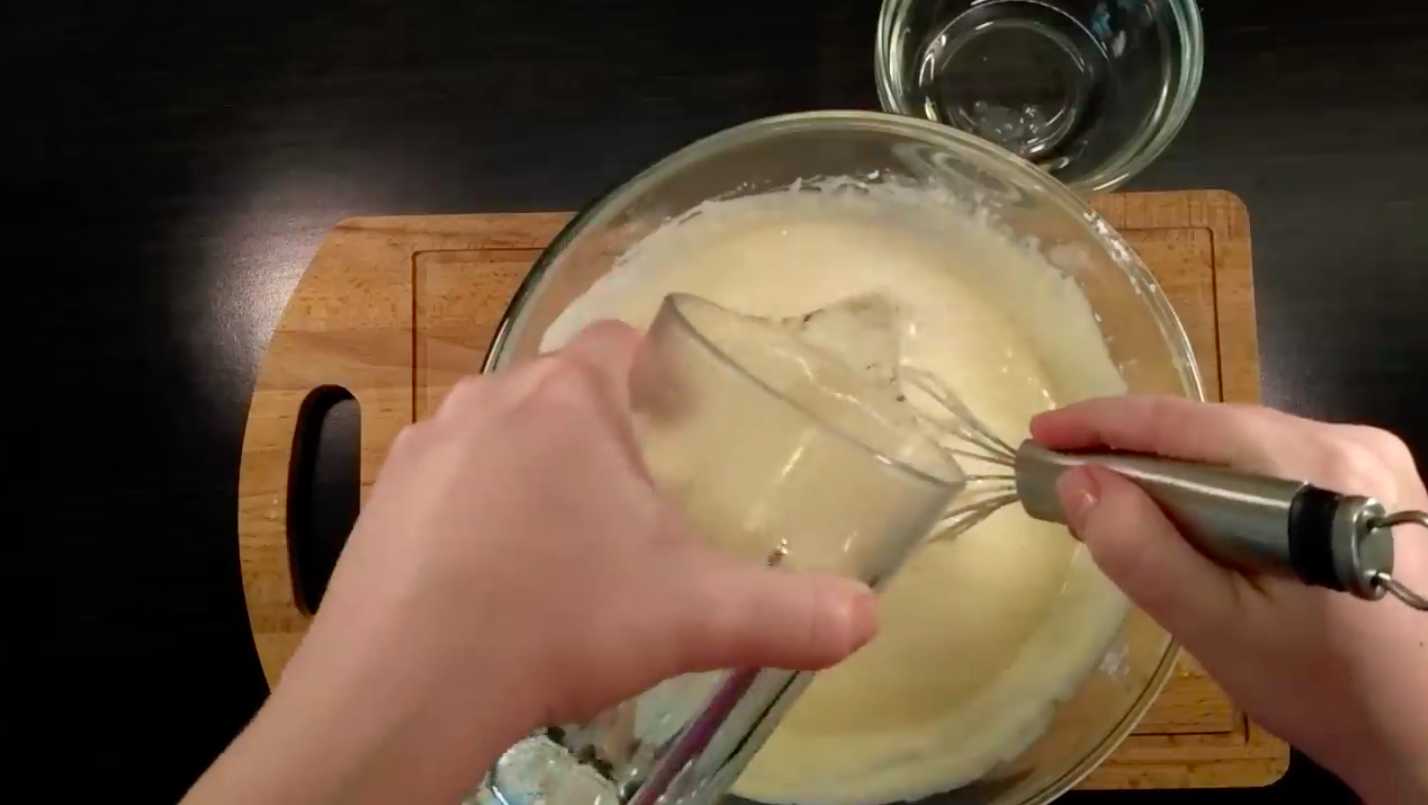 Блины на кефире с кипятком-Шаг 4