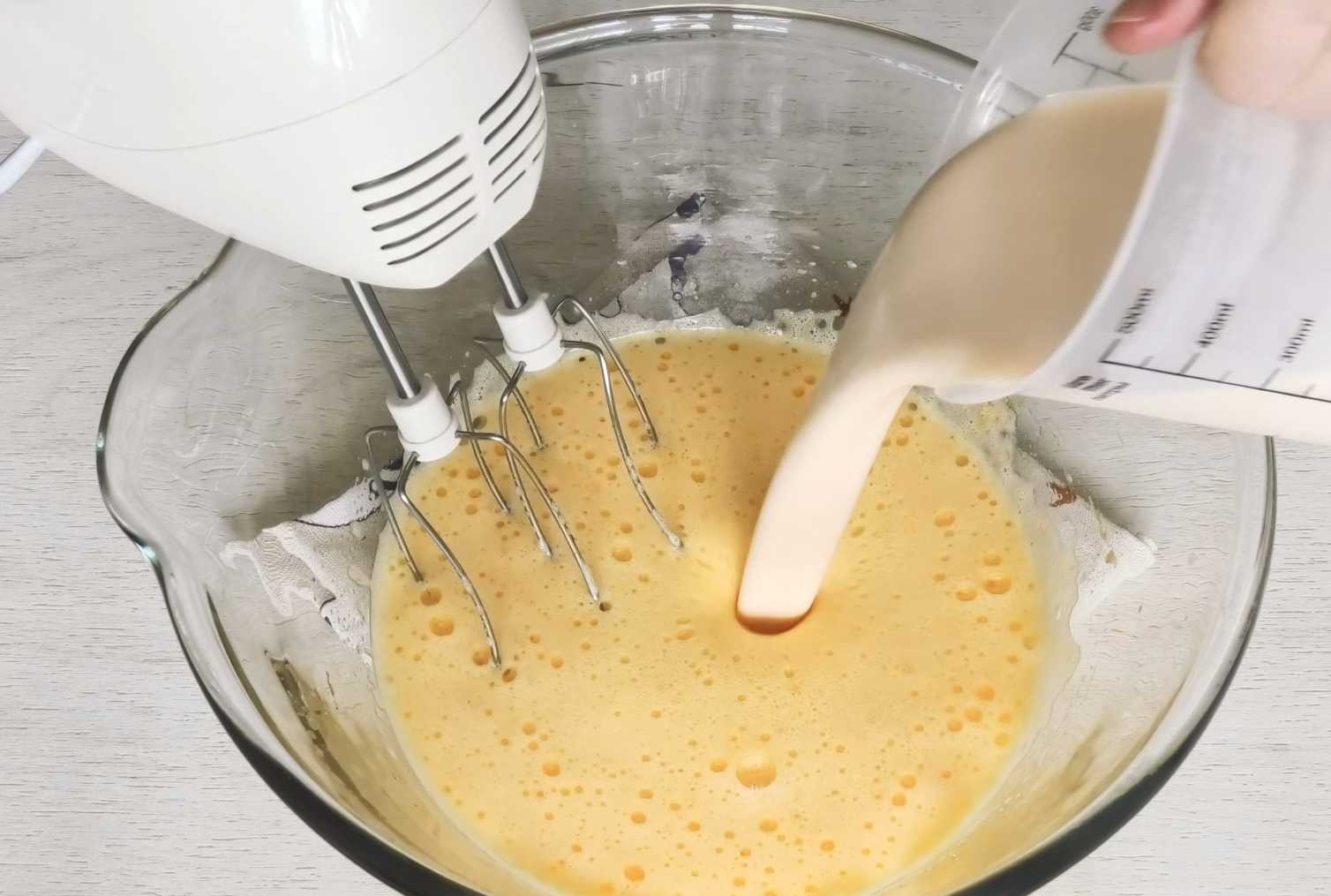 Блины на ряженке с кипятком-Шаг 2