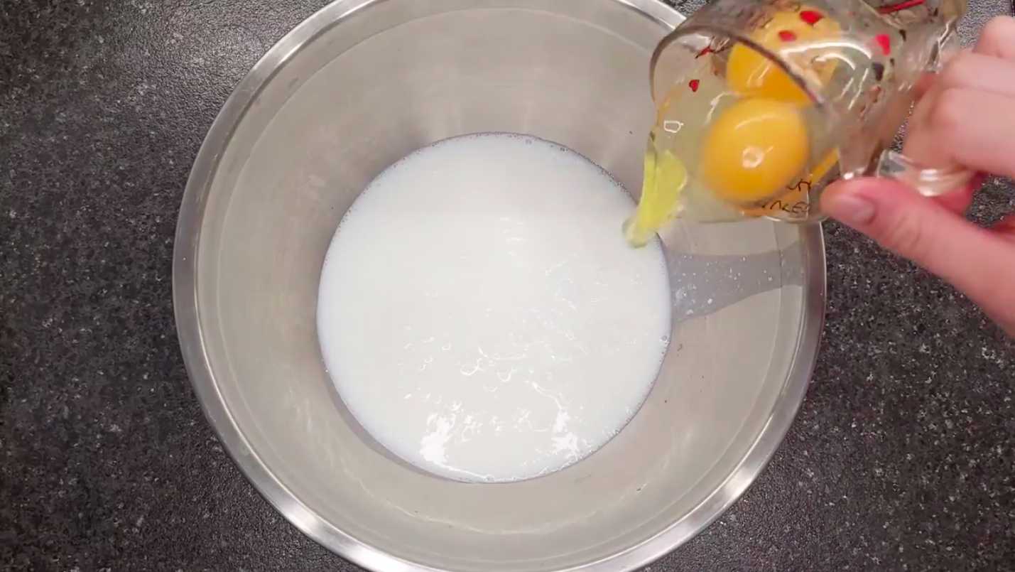 Блины на кислом молоке с дырочками-Шаг 2