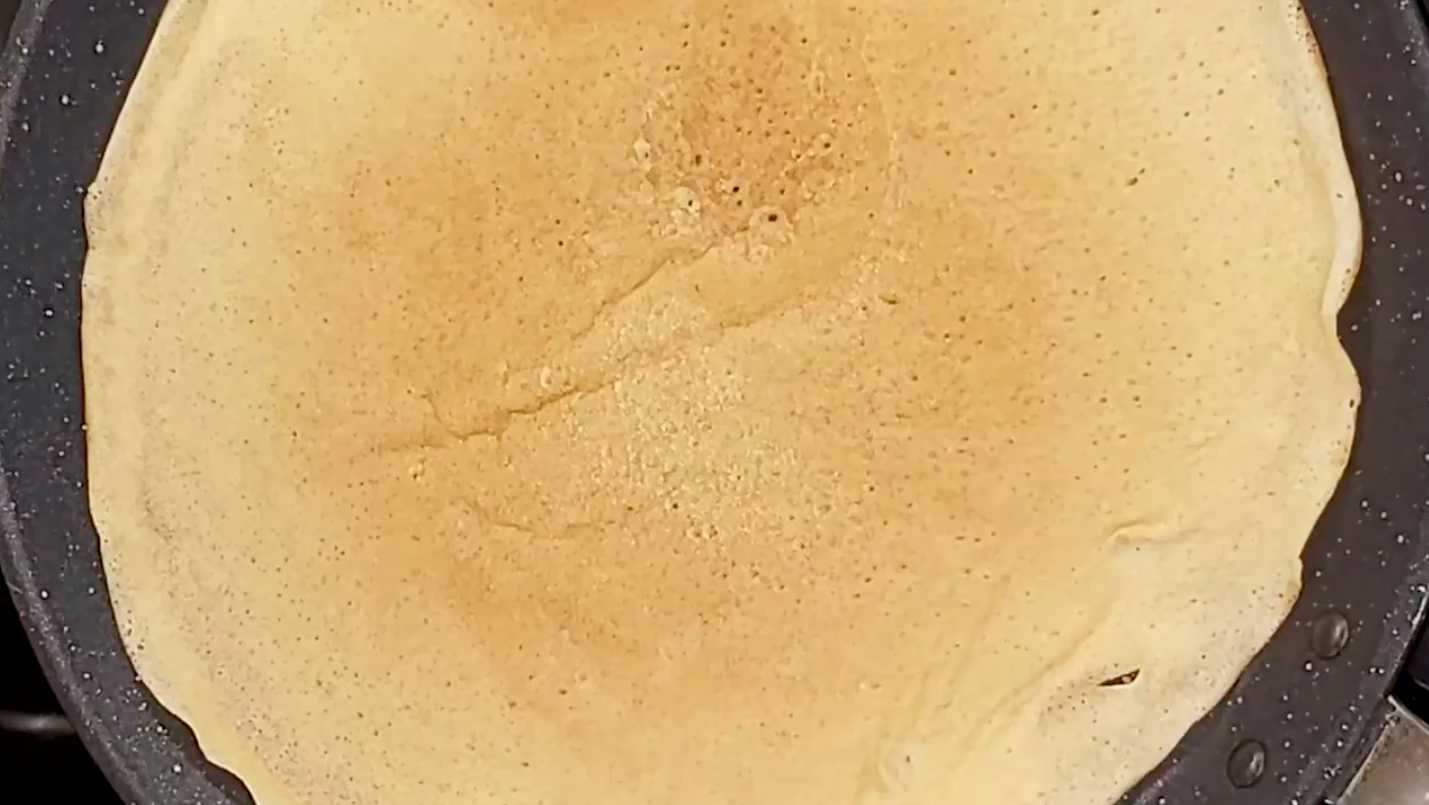 Блины на кислом молоке с дырочками-Шаг 10