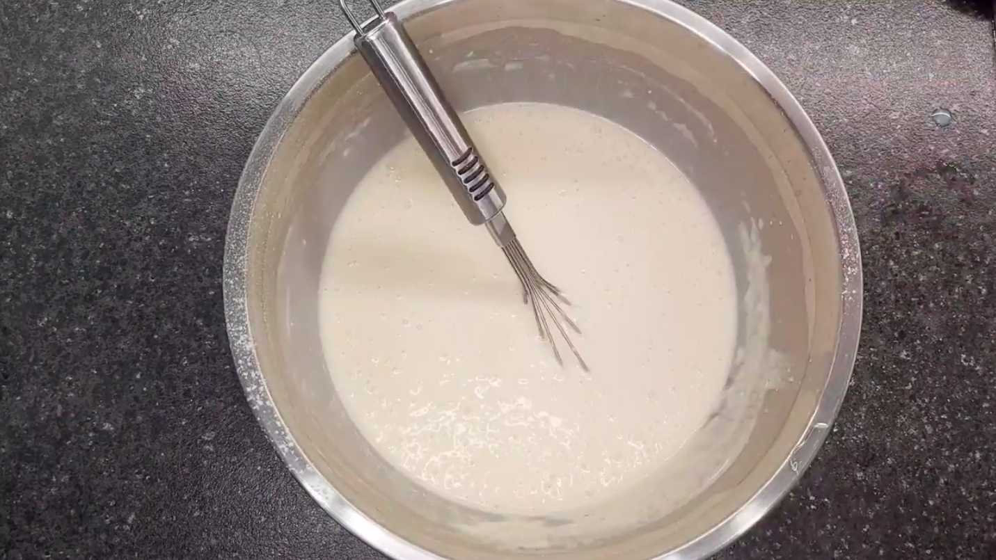 Блины на кислом молоке с дырочками-Шаг 8