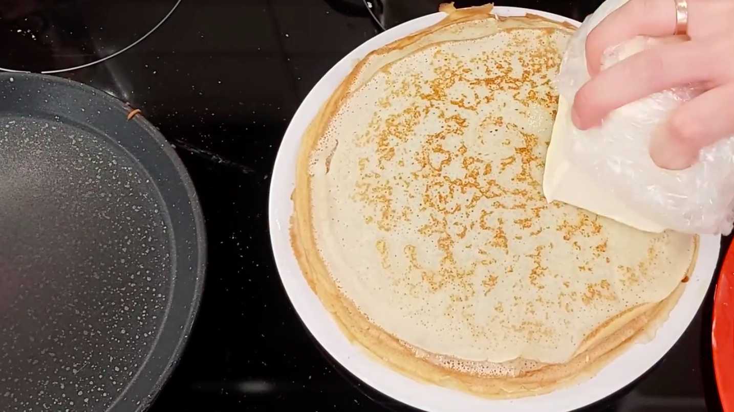 Блины на кислом молоке с дырочками-Шаг 11