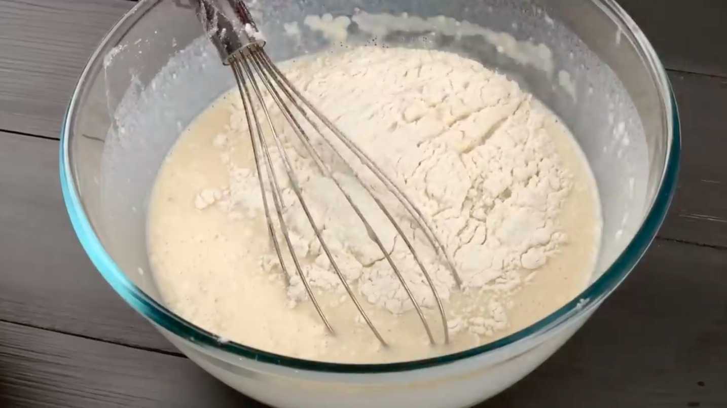 Блины на молоке с дырочками-Шаг 4