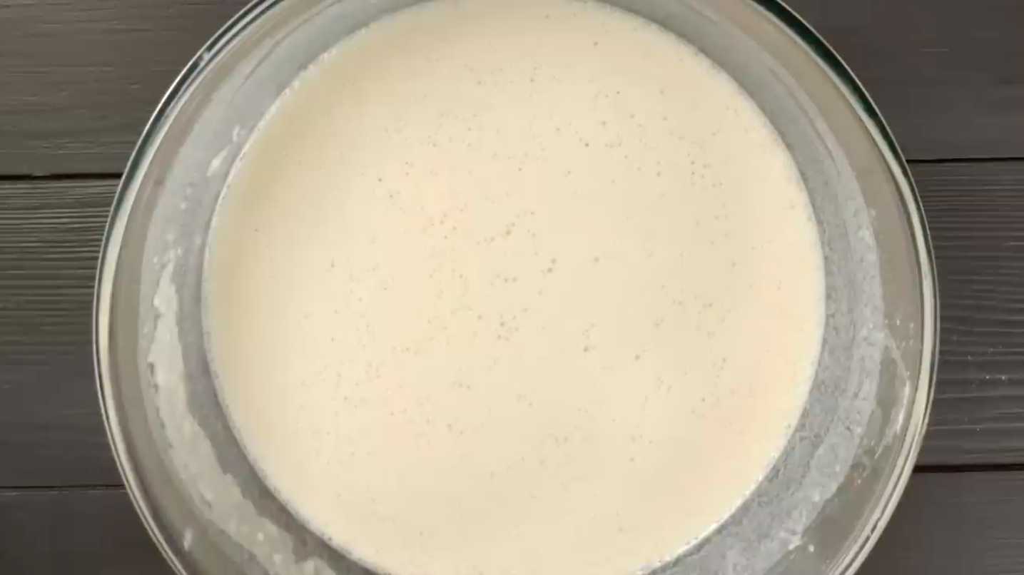 Блины на молоке с дырочками-Шаг 8