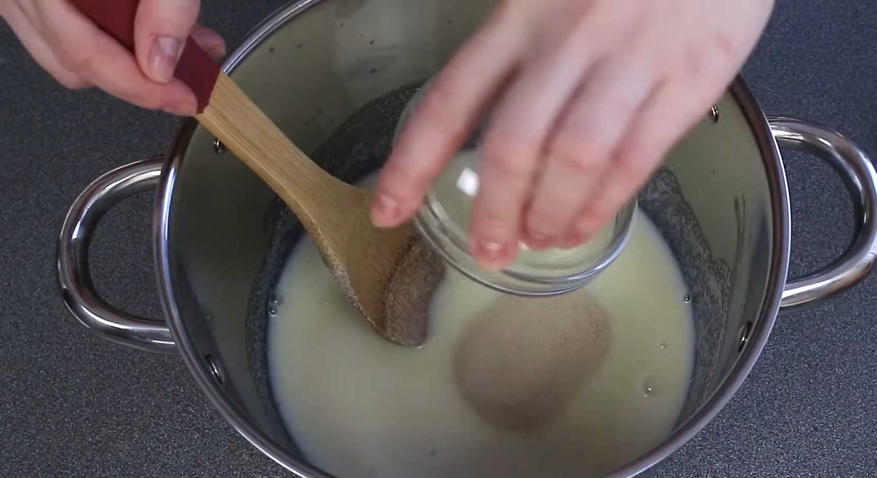 Дрожжевые блины на молоке-Шаг 2